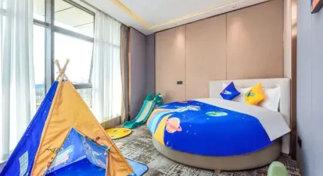Семейный тент Guiyang Airport Garden Hotel