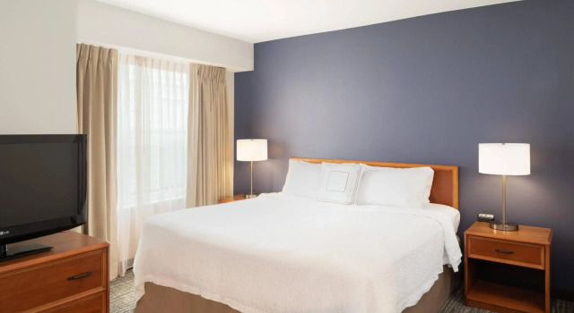 Residence Inn New Bedford Dartmouth, Varaa Hotelli Hotellit New England uima-altaalla, Uima-allas