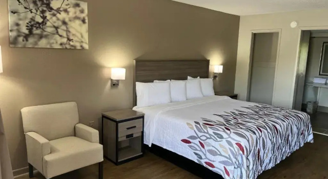 Двухместный номер Deluxe Red Roof Inn & Suites Monroe, NC
