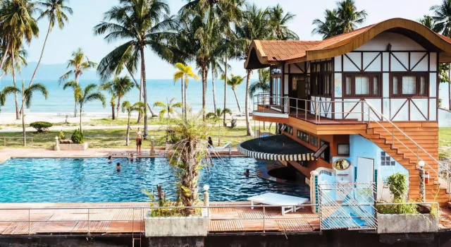Aunchaleena Beach Front Resort