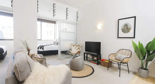 TOWNY - Top Floor Tranquility - 2 Bedrooms, Забронировать Отель Отели Окленда с парковкой, рядом с Парк Окленд-Домен, Парковка