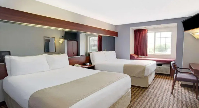 Четырёхместный номер Standard Microtel Inn by Wyndham - Murfreesboro