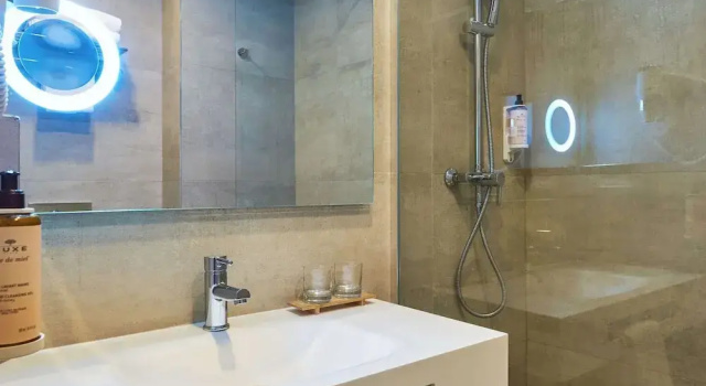 Двухместный номер Classic Mercure Paris Nanterre