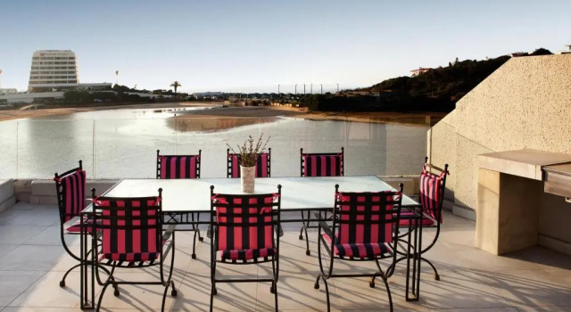 Апартаменты Plett Beachfront Accommodation