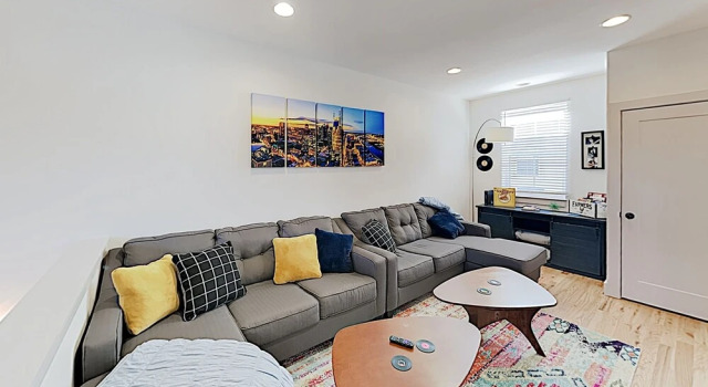 New Listing! Nashville Nations #6 W/ Game Room 3 Bedroom Townhouse, Prenota Casa vacanze Hotel a Tennessee con parcheggio, Parcheggio