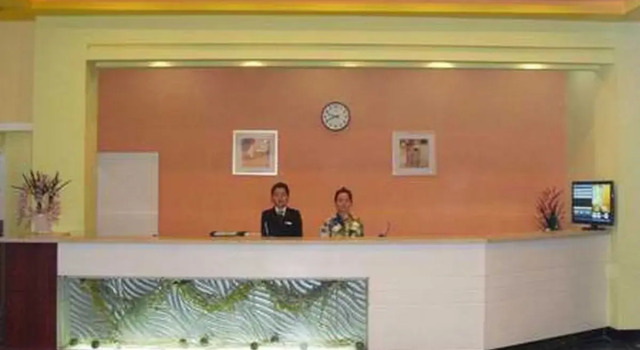 Motel 168 Liu Zhou Road Inn, Varaa Motelli Xuhui 