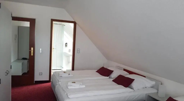 Трёхместный номер Standard Hotel und Restaurant Rosenkranz