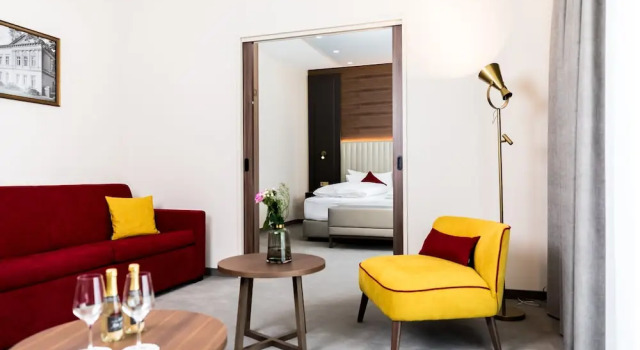 Люкс Deluxe с балконом Hotel Am Schloss Aurich - Schlossresidenz