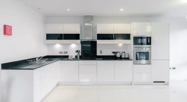 Roomspace Apartments -The Residence, Забронировать Апартаменты/квартира Гилфорд 