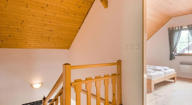 Holiday Home With a Convenient Location in the Giant Mountains for Summer & Winter, Забронировать Дом для отпуска Отели Краловеградецкий края с парковкой, Парковка