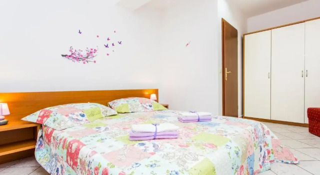 Apartments Lavanda 1, Varaa Huoneisto Hotellit Kvarner Islands uima-altaalla, Uima-allas