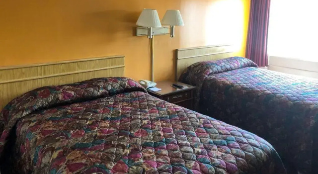 Четырёхместный номер Standard West Hartford Inn