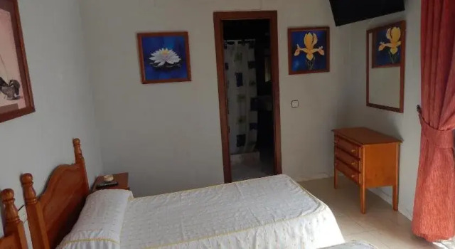Hostal Cristina, Забронировать Отель Чипиона Коста-де-ла-Лус, рядом с Памятник Росио Хурадо