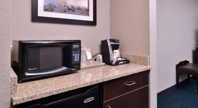 Люкс Best Western St. Clairsville Inn & Suites