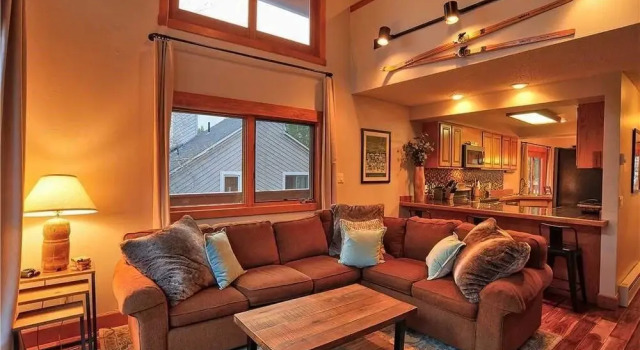 756 Broken Lance Dr (Home near Downtown Breck), Rezerwuj Hotel Hotele w Vail Ski z parkingiem, Parking
