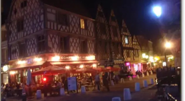 Chambres d'hôtes La Rêvaillante, Rezerwuj Hotel Hotele w Cher z parkingiem, Parking