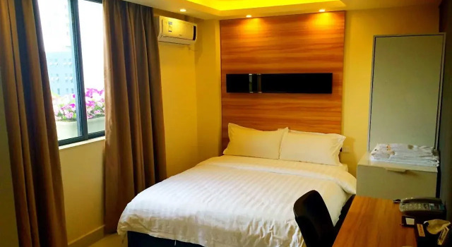 Lizhou Hotel (Gongbei Port Light Rail Station), Boek Hotel Hotels in Guangdong met parkeren, Parkeren