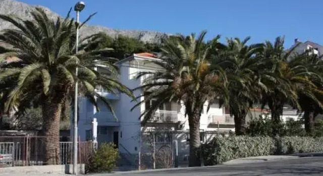 Apartments Vojnovic 3455, Rezerwuj Apartament Hotele w Split-Dalmatia County z parkingiem, Parking