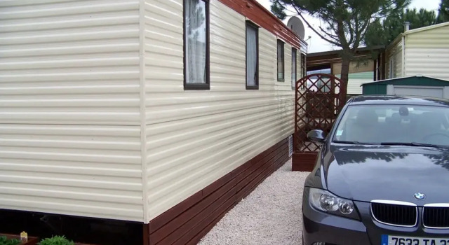 Mobil-home With 2 Rooms in Grimaud in La Pinède Camping ****, With Poo