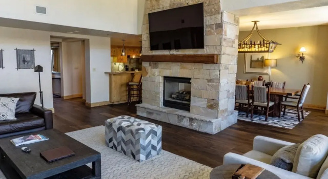 Four Bedroom Penthouse in Canyons Village, Забронировать Отель Отели Парк-Сити с парковкой, рядом с Canyons Parking Lot, Парковка