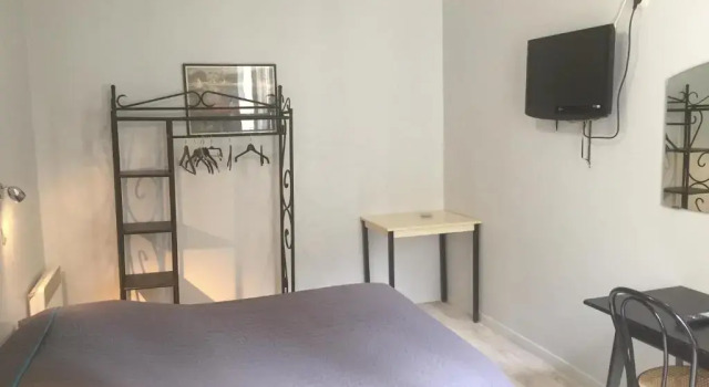 Трёхместный номер Standard с балконом и с красивым видом из окна Hôtel Allety