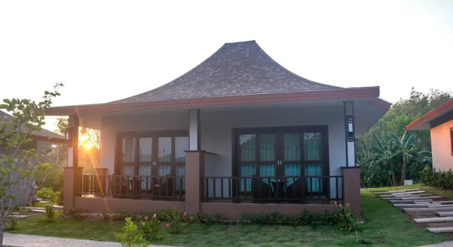 Phu Chom Mork Resort