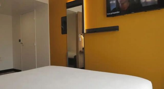 Номер Classic B&B HOTEL Carcassonne Rocadest La Cité