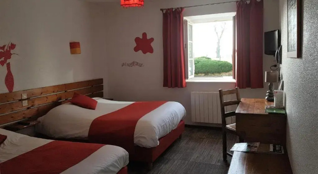 Трёхместный номер Standard Hôtel du Moulin de la Brevette
