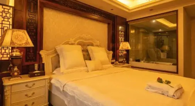 Люкс Deluxe Longsheng Huamei International Hotel
