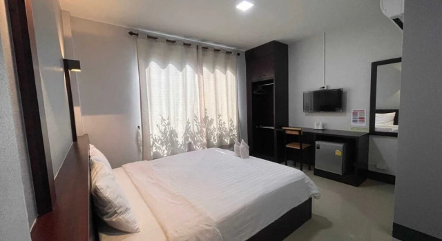 Nakarin Hotel, Varaa Hotelli Hotellit North-Eastern Thailand pysäköinnillä, Pysäköinti