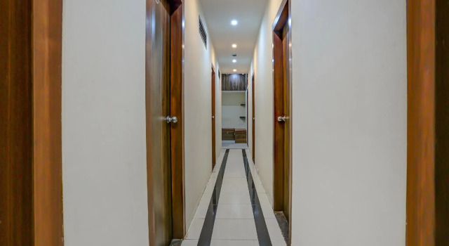 OYO 82521 Sadguru Lodge, Забронировать Отель Отели штата Махараштры 3 звезды, 3*
