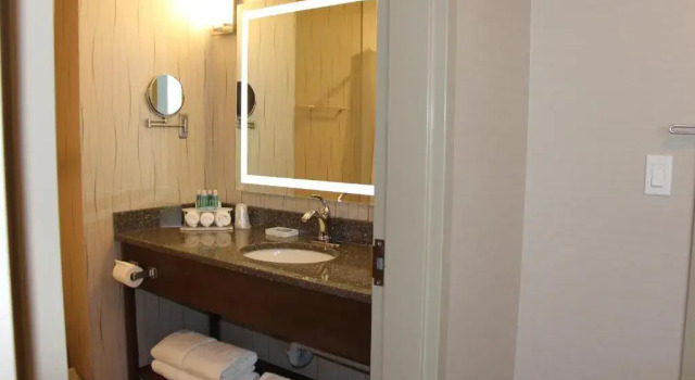 Одноместный номер Superior Holiday Inn Express & Suites Cold Lake by IHG