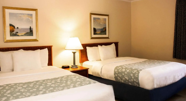 Четырёхместный номер Standard La Quinta Inn and Suites by Wyndham Cincinnati North