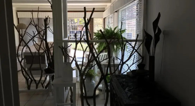 Люкс White River B & B