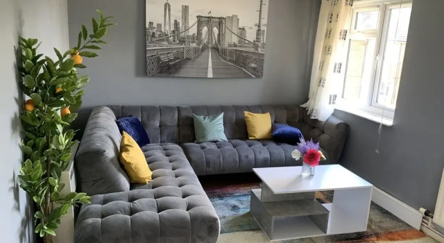 Impeccable 2 bed Flat in Ashford Near Ashford Int