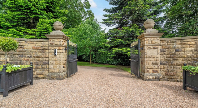 Коттедж Hallfield Hall