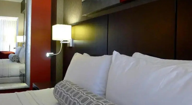 Двухместный номер Standard Armon Plaza Montreal Airport