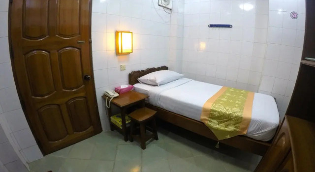 May Shan Hotel