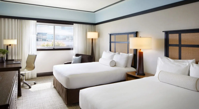 Четырёхместный номер Standard Ambrose Hotel