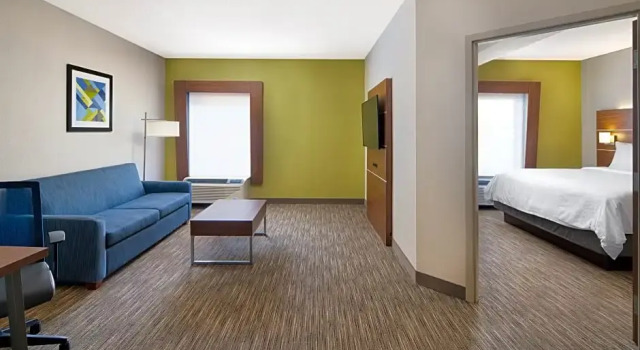 Двухместный люкс c 1 комнатой Holiday Inn Express Statesboro by IHG