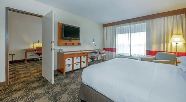 Люкс c 1 комнатой DoubleTree by Hilton Raleigh-Cary
