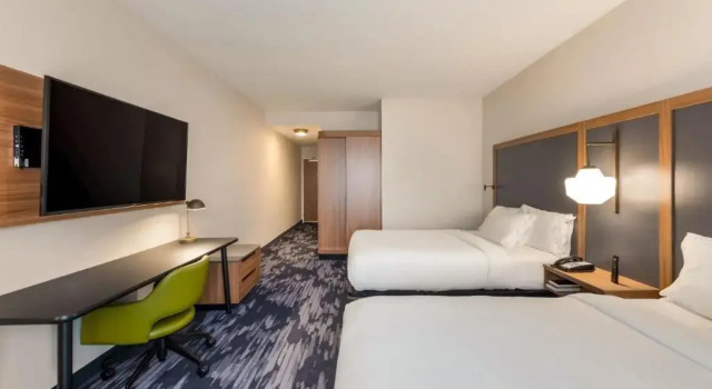 Четырёхместный номер Standard Fairfield by Marriott Inn & Suites Columbus Canal Winchester