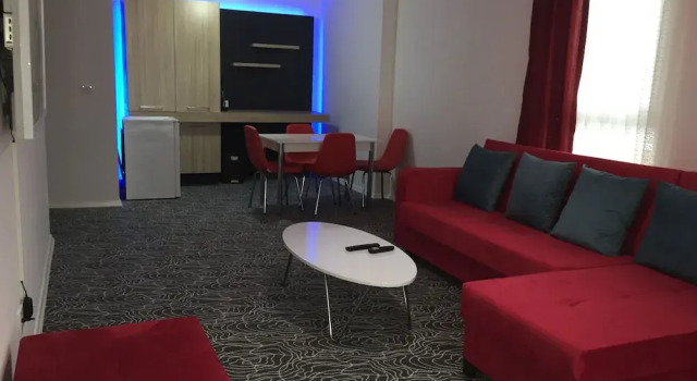 Red House, Varaa Hotelli Hotellit Marmara-alue pysäköinnillä, Pysäköinti