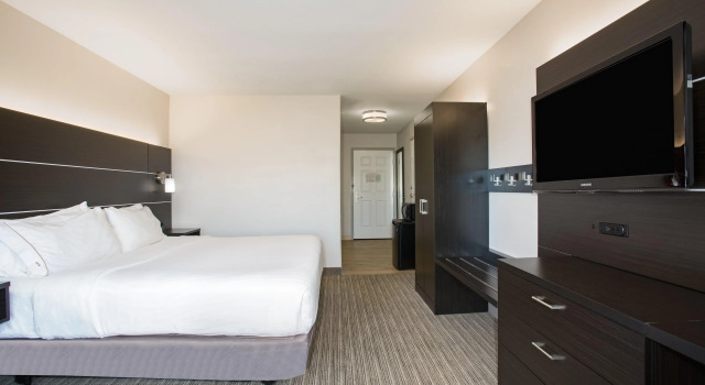 Holiday Inn Express Hotel & Suites Fort Collins, Book Hotel Fort Collins Colorado
