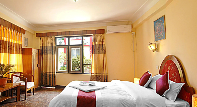 Karma Hotel Nepal, Забронировать Отель Отели Катманду с парковкой, рядом с Garden of Dreams, Парковка