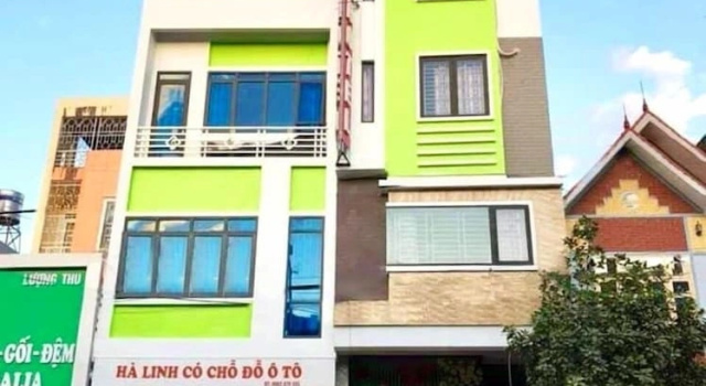 Ha Linh Hotel Dien Bien - by Bay Luxury, Забронировать Отель Отели Дьенбьен с парковкой, Парковка