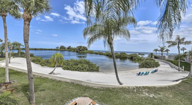 Апартаменты Waterfront Condo: Resort Pool, Tennis & Beach