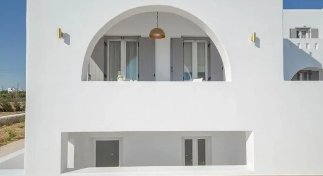 Plaka Collection