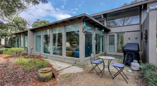 97 Fairway Villas 3 BR Sea Pines Beach, Забронировать Отель Хилтон-Хед-Айленд Lowcountry, рядом с Поля для гольфа Heron Point and Ocean Course