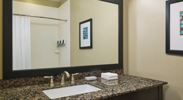 Четырёхместный люкс Four Points by Sheraton Williston